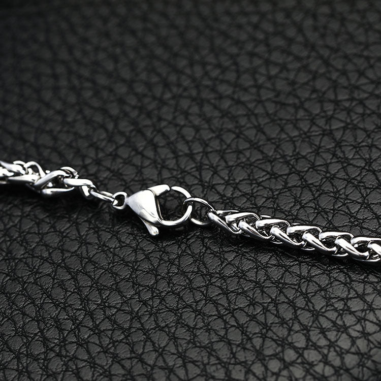 The explosion models of European and American fashion men's titanium necklace Necklace titanium small jewelry goods wholesale trade